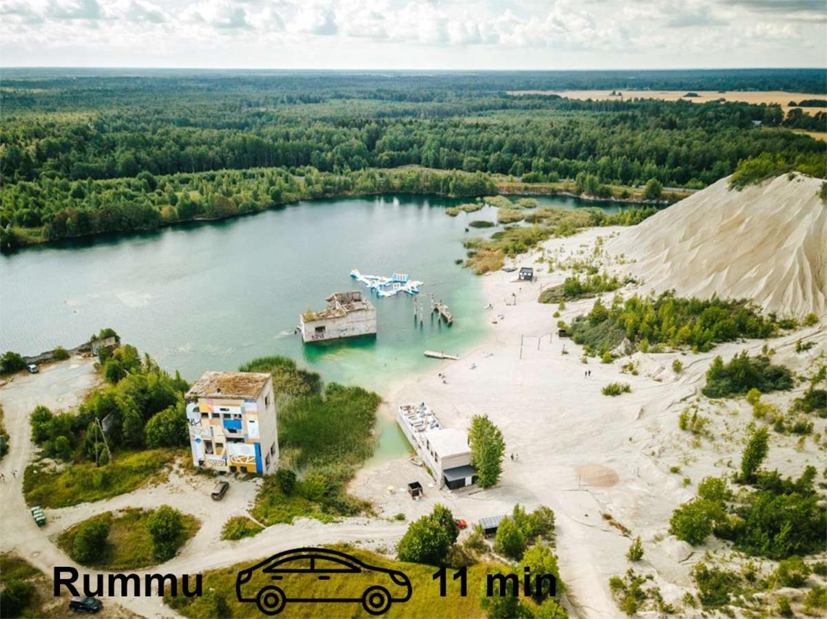 Uneallika Hubane Saunaga Majake 